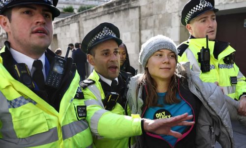 La militante écologiste Greta Thunberg arrêtée à Londres lors d’une manifestation