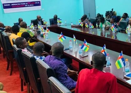 CENTRAFRIQUE :: La société civile centrafricaine discute  » Les menaces à la sécurité et à la souveraineté de la RCA »