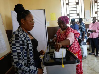 Gabon : suspense autour des résultats du double scrutin