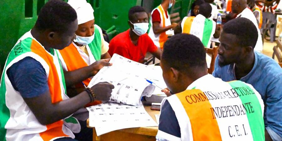 Présidentielle en Côte d’Ivoire : premiers résultats attendus dans la soirée