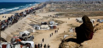 Au deuxième jour de trêve à Gaza, retour au milieu des ruines pour les déplacés palestiniens Au deuxième jour de trêve à Gaza, retour au milieu des ruines pour les déplacés palestiniens